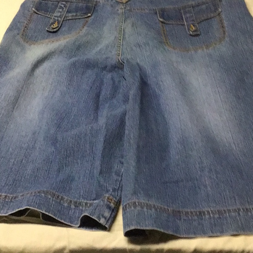 Medium Blue Jean Shorts with Classic Stonewash - Picture 5 of 5